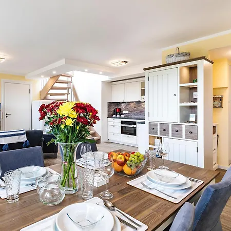 Apartment Prora - Penthouse Ferienwohnung mit privater Dachterrasse und Meerblick - MeerGlück Penthouse *